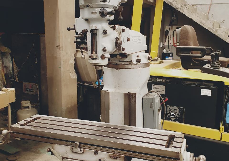 Fresadora Bridgeport 2R198