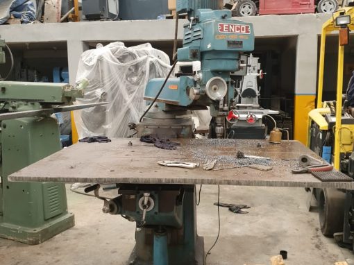Fresadora vertical Enco 40614